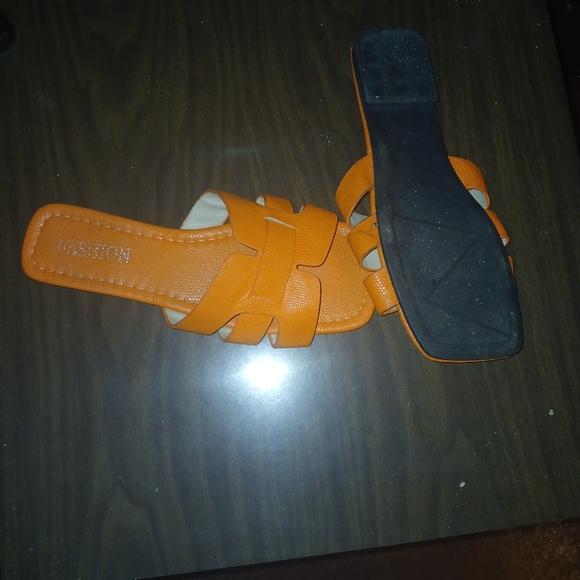 Sandles - Picture 3 of 5